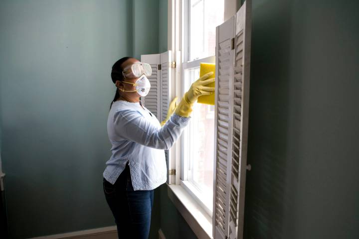 best tools to clean your glass and windows at home