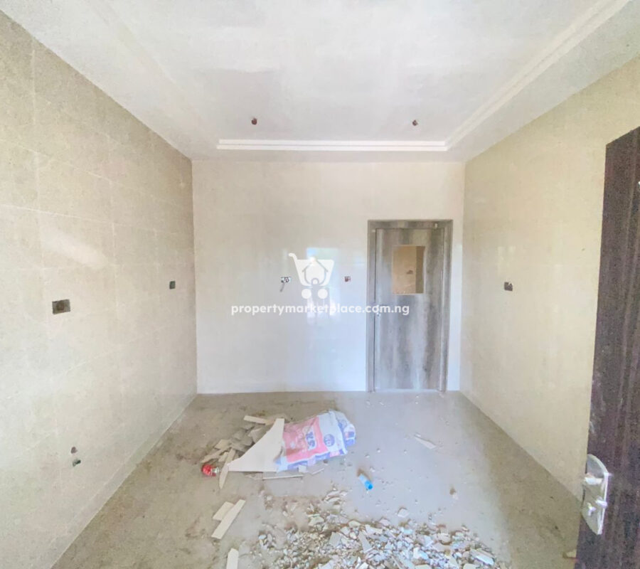 Luxurious 3 bed flat with a room boys quarters with good finishing