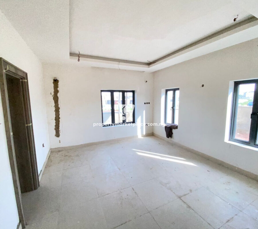 Luxurious 3 bed flat with a room boys quarters with good finishing