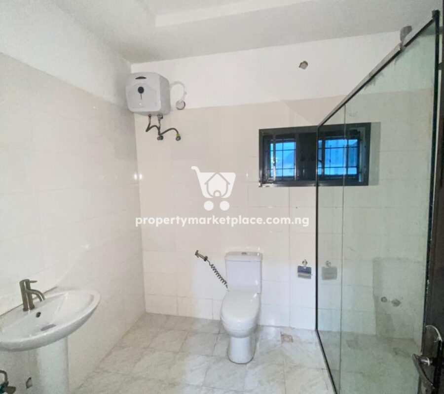 Excellent 4 bedroom terrace duplex in a nice and serene area