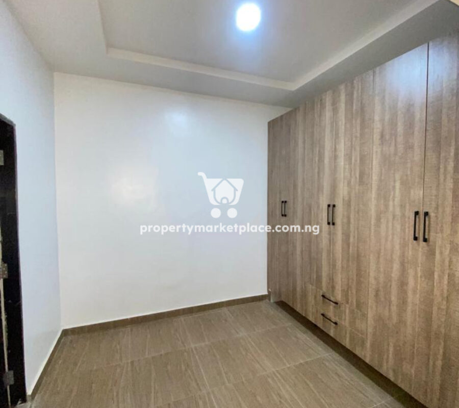 Excellent 4 bedroom terrace duplex in a nice and serene area