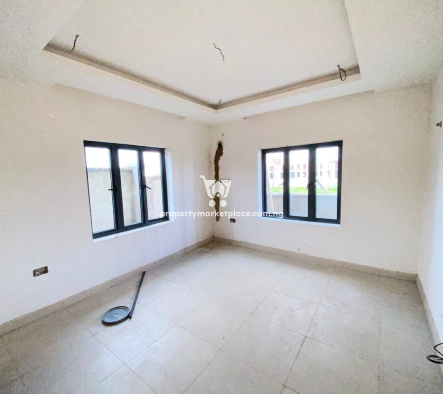 Luxurious 3 bed flat with a room boys quarters with good finishing