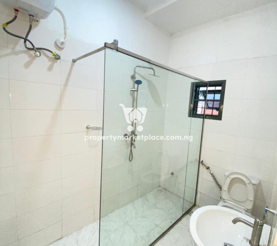 Excellent 4 bedroom terrace duplex in a nice and serene area