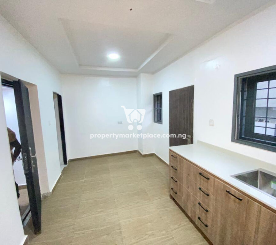 Excellent 4 bedroom terrace duplex in a nice and serene area