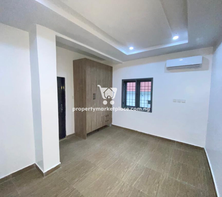 Excellent 4 bedroom terrace duplex in a nice and serene area