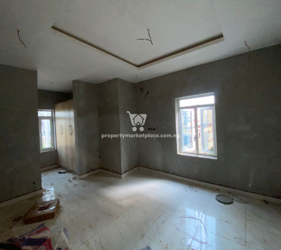 Luxurious and tastefully finished 3 bedroom flat in a nice area