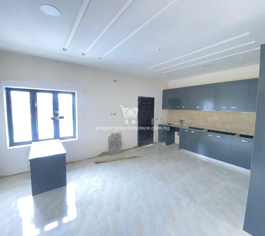 4 bedroom flat with modern finishing in a nice area