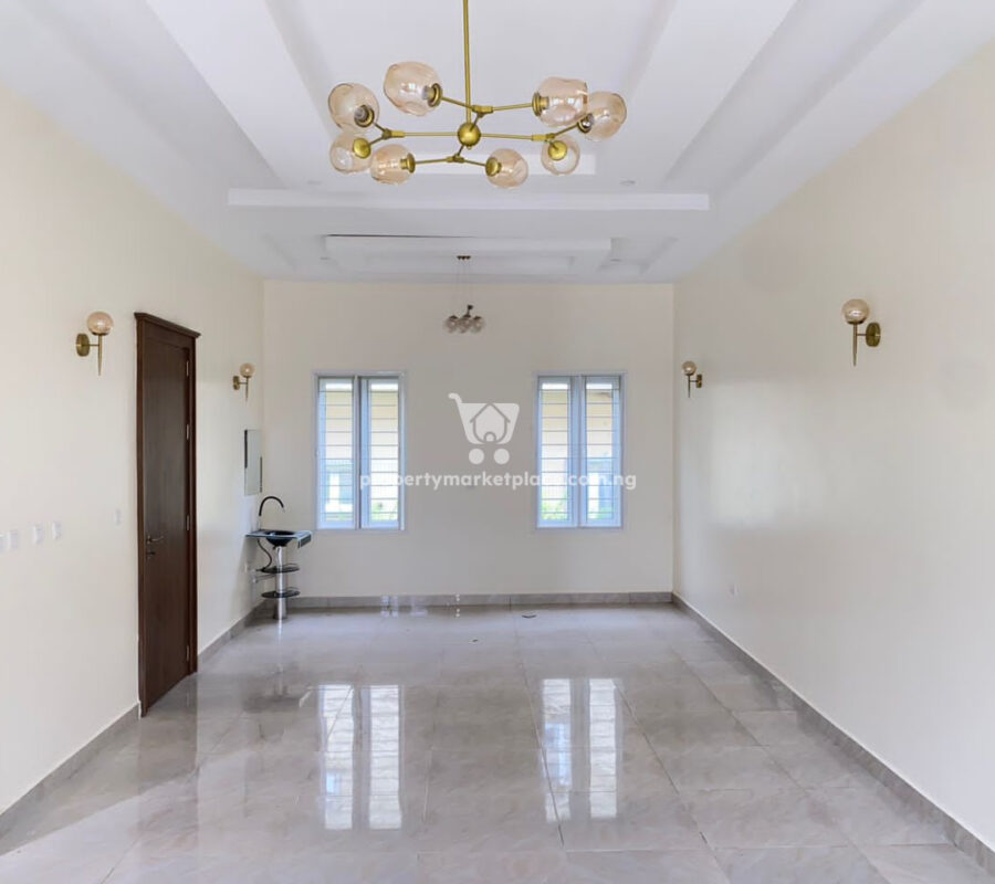 Tastefully finished 5 bedroom terrace duplex + Bq in a nice area