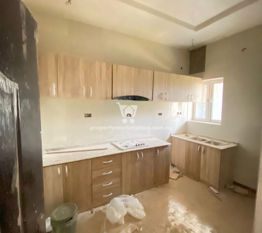 Luxurious and tastefully finished 3 bedroom flat in a nice area