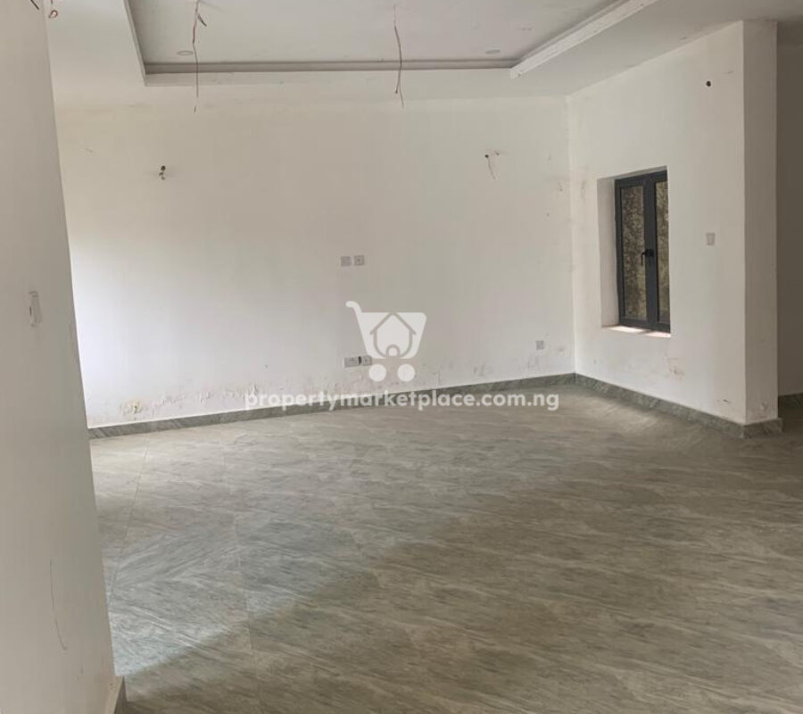 Newly built 4 bedroom terrace duplex in a nice area with tarred road