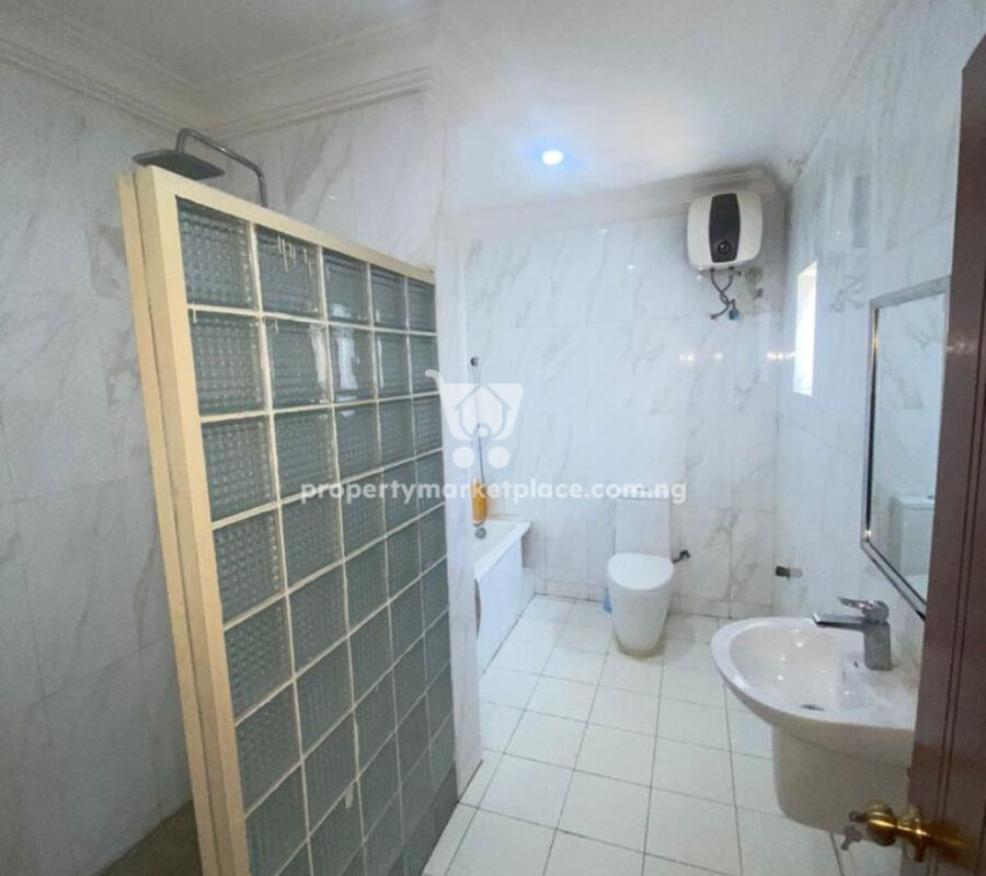 Exquisite 3 bedroom terrace duplex + Bq in a nice & serene area