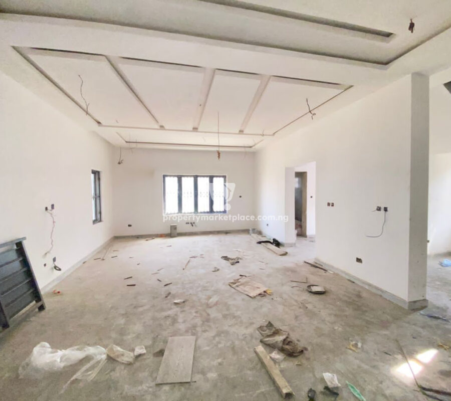 Massive 4 bedroom detached duplex with Bq in a nice area with tarred roads