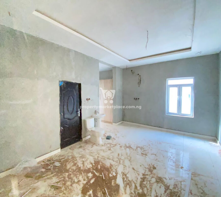 Luxurious and tastefully finished 3 bedroom flat in a nice area