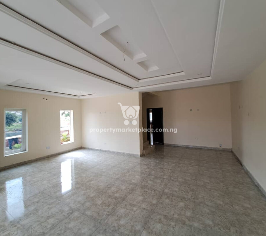 Luxurious 4 bedroom terrace duplex with modern finishing in a nice area