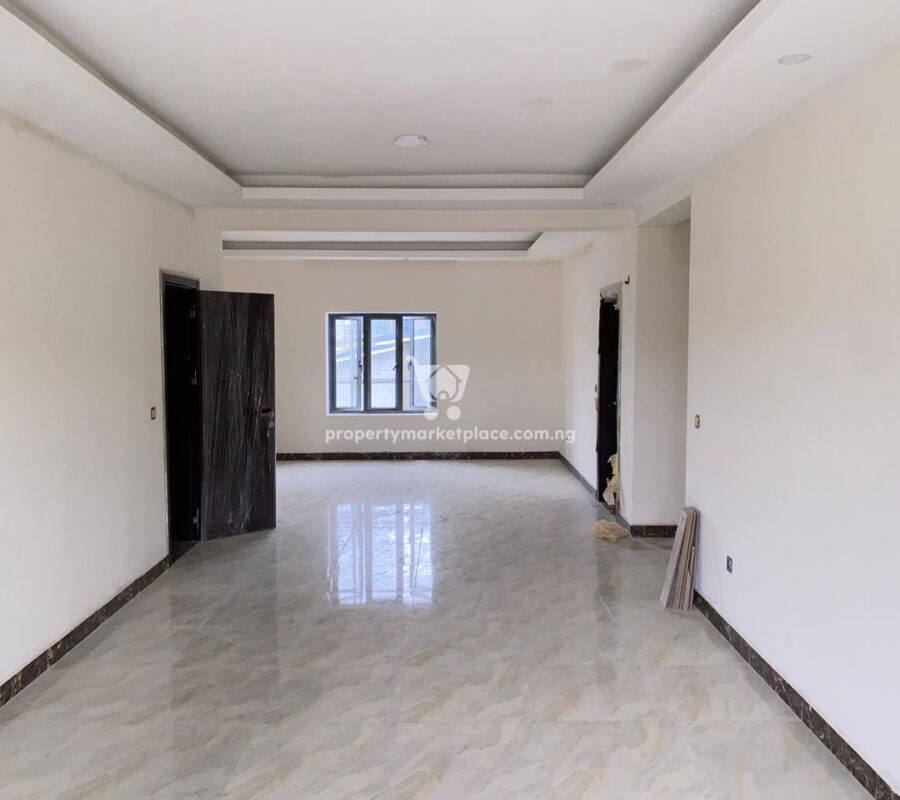 4 bedroom flat with modern finishing in a nice area