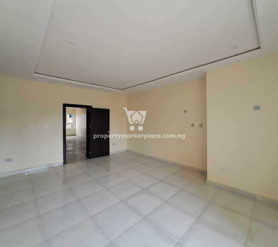 Luxurious 4 bedroom terrace duplex with modern finishing in a nice area