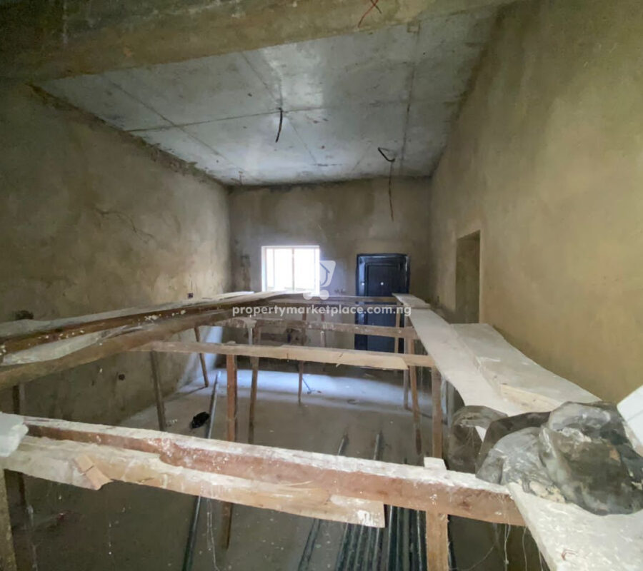 Luxurious 4 bedroom terrace duplex with Bq in a nice area