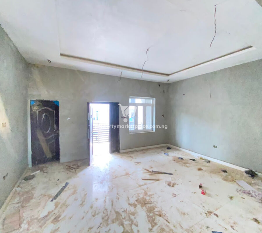 Luxurious and tastefully finished 3 bedroom flat in a nice area