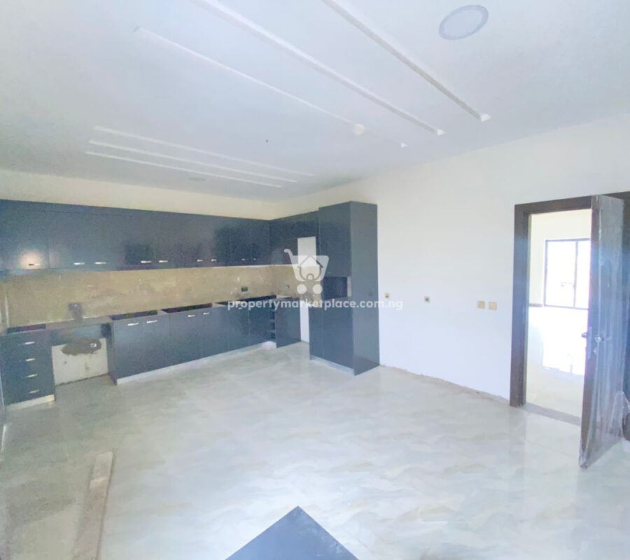 4 bedroom flat with modern finishing in a nice area
