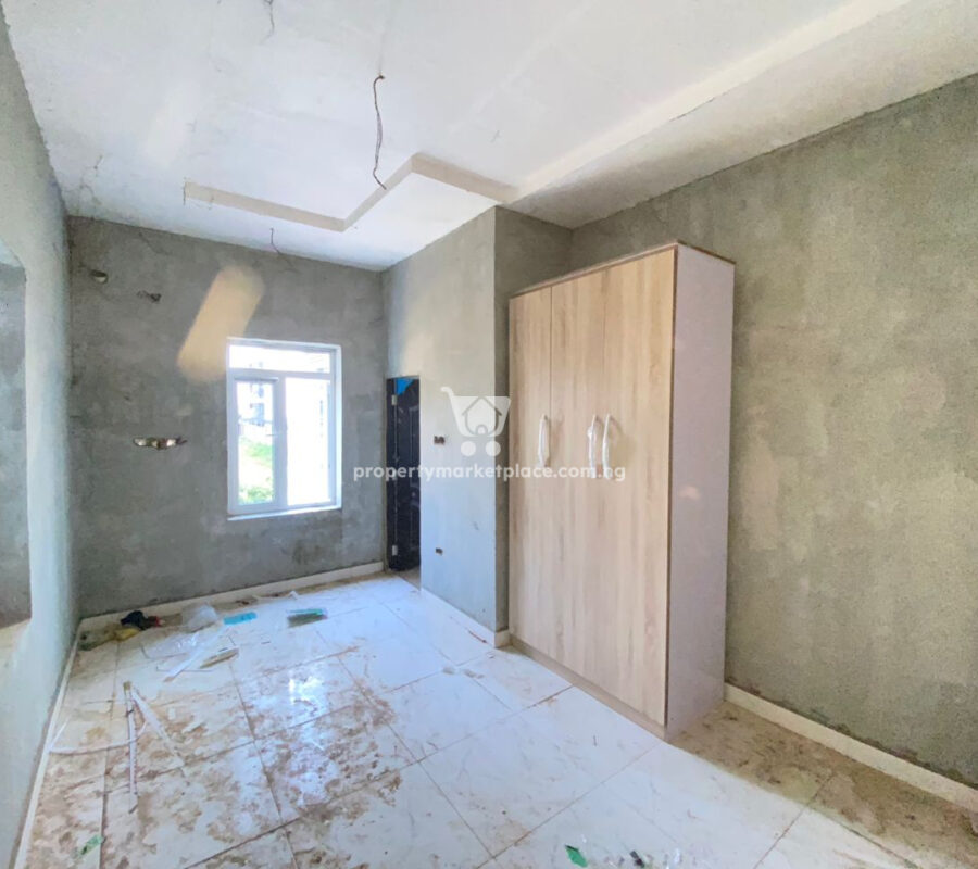 Luxurious and tastefully finished 3 bedroom flat in a nice area
