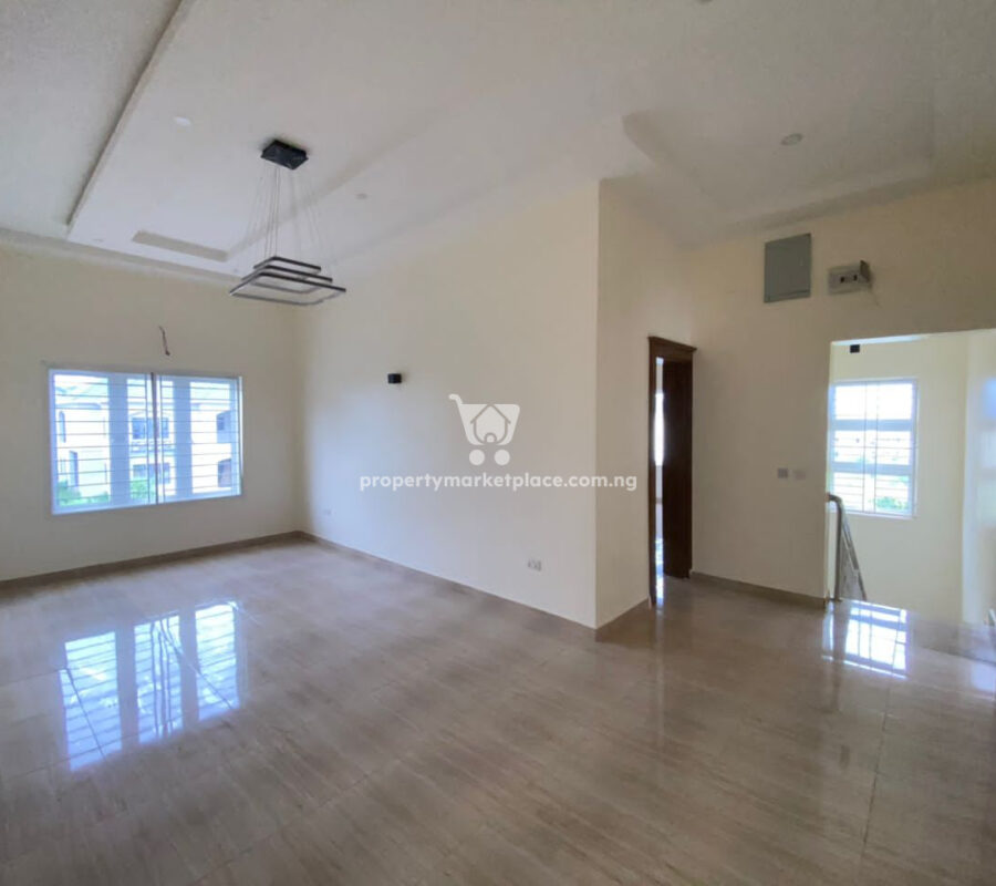 Tastefully finished 5 bedroom terrace duplex + Bq in a nice area