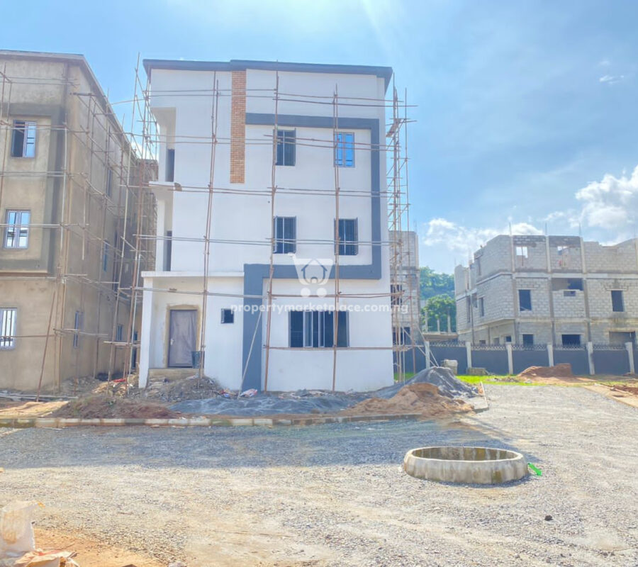 Massive 4 bedroom detached duplex with Bq in a nice area with tarred roads