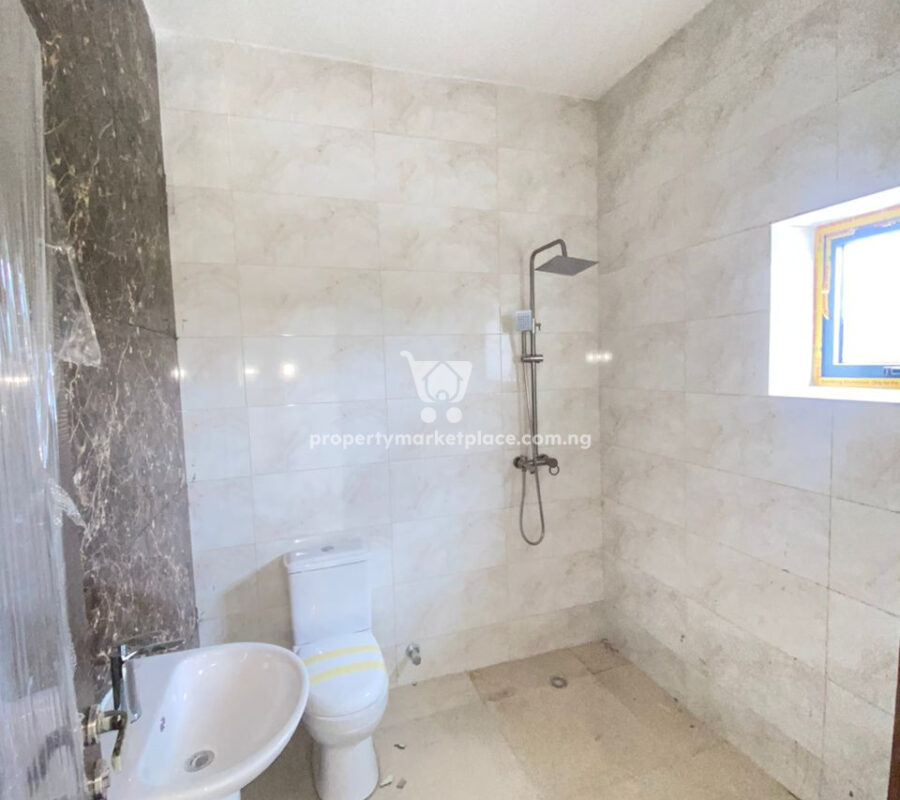 4 bedroom flat with modern finishing in a nice area
