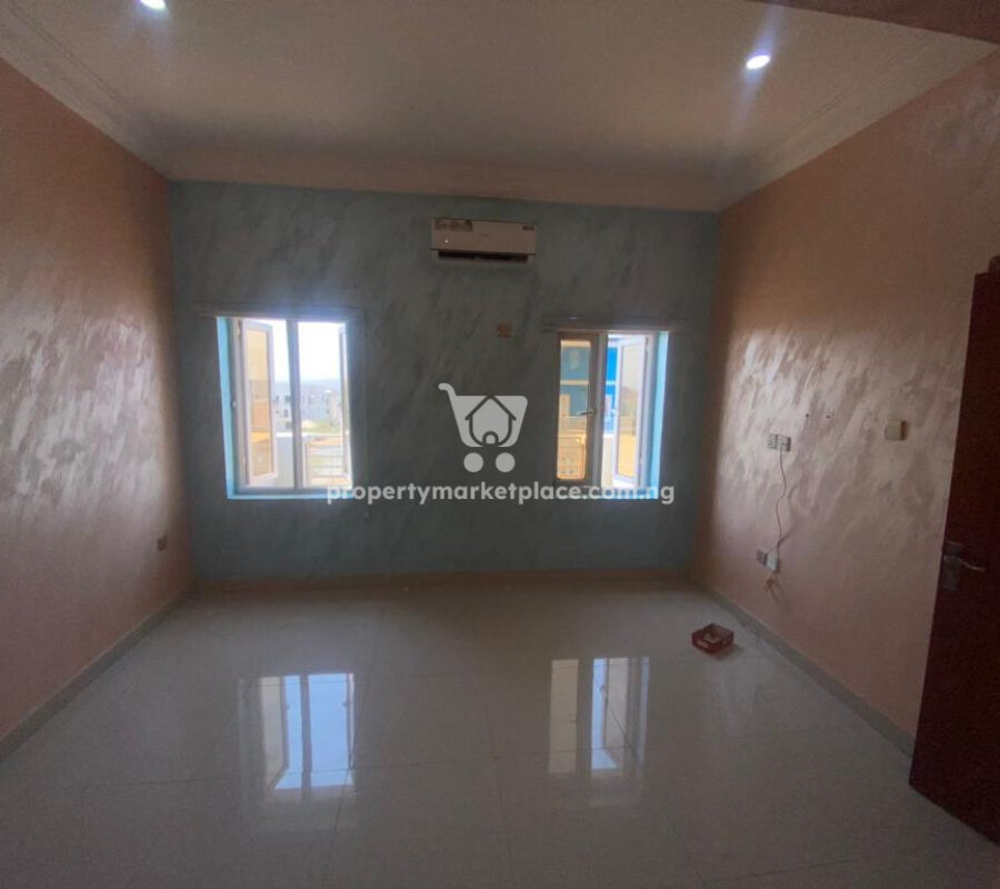 Exquisite 3 bedroom terrace duplex + Bq in a nice & serene area