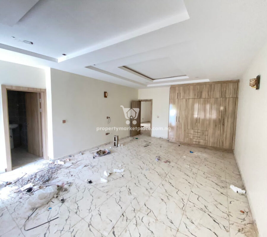 Luxurious 4 bedroom terrace duplex with Bq in a nice area