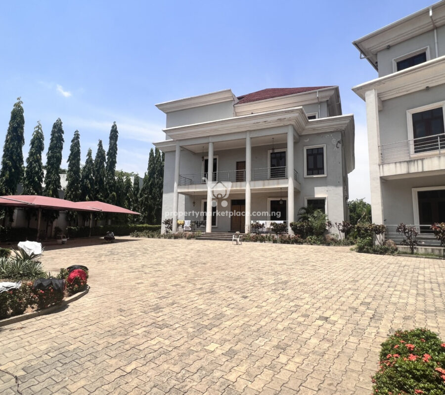 Newly built 2 units of 6 & 7 bedrooms detached duplexes in a classy area