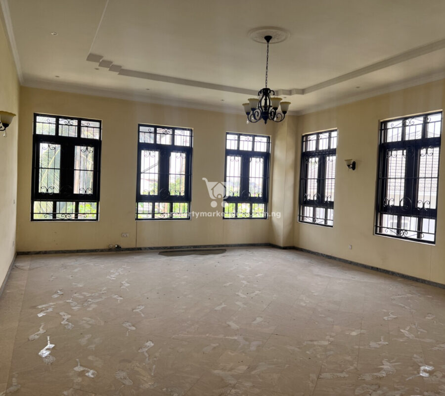 Newly built 2 units of 6 & 7 bedrooms detached duplexes in a classy area