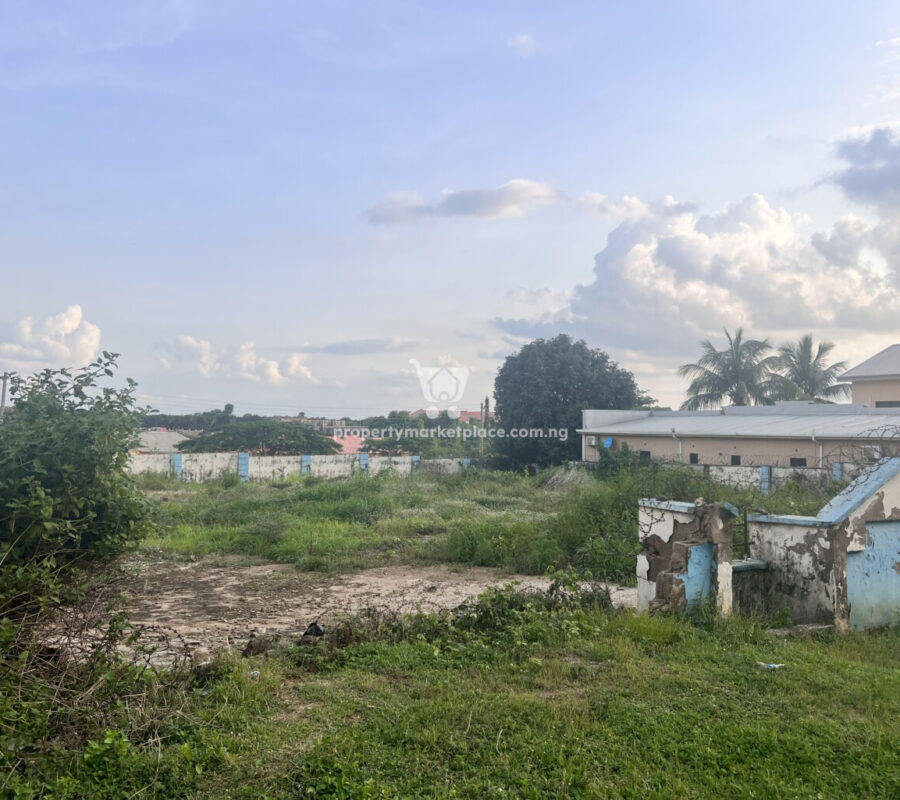 Flat and ready to build land in a nice and serene area
