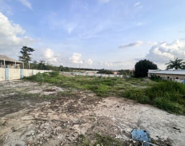 Flat and ready to build land in a nice and serene area