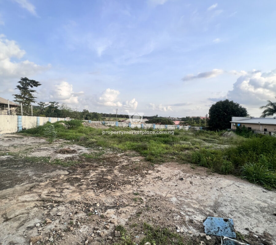 Flat and ready to build land in a nice and serene area