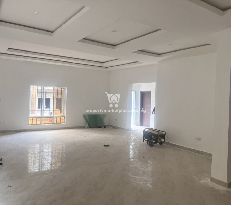 Elegant & luxurious 5 bedroom detached duplex + Bq in a classy estate