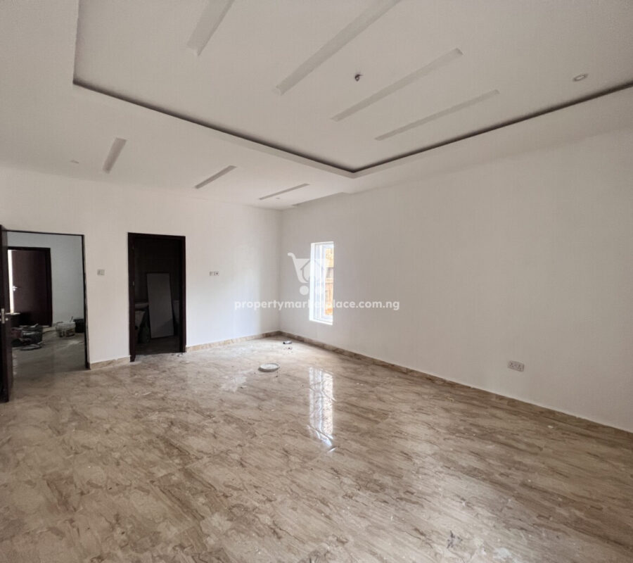 Elegant & luxurious 5 bedroom detached duplex + Bq in a classy estate