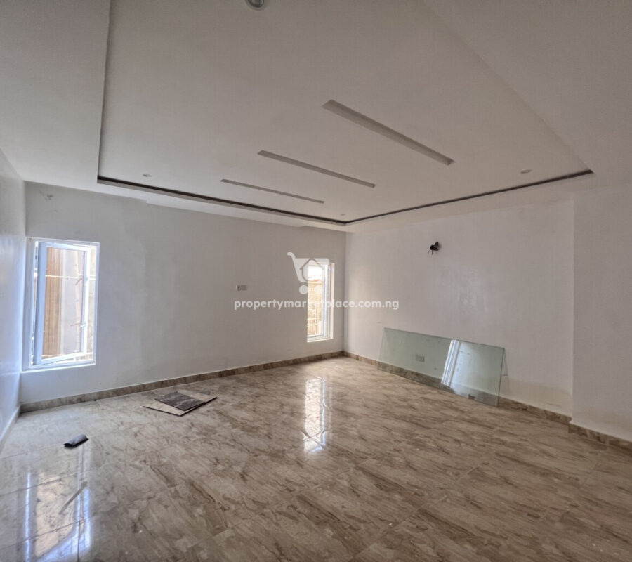 Elegant & luxurious 5 bedroom detached duplex + Bq in a classy estate