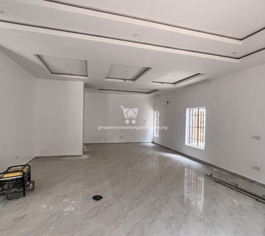Elegant & luxurious 5 bedroom detached duplex + Bq in a classy estate