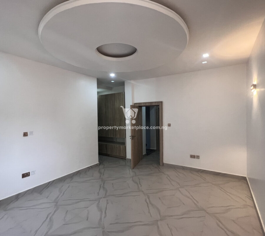 Exquisite 4 bedroom terrace duplex + Bq in a nice area with tarred roads