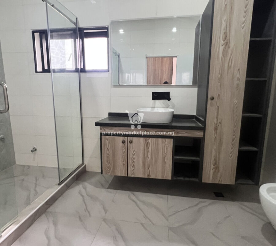 Exquisite 4 bedroom terrace duplex + Bq in a nice area with tarred roads