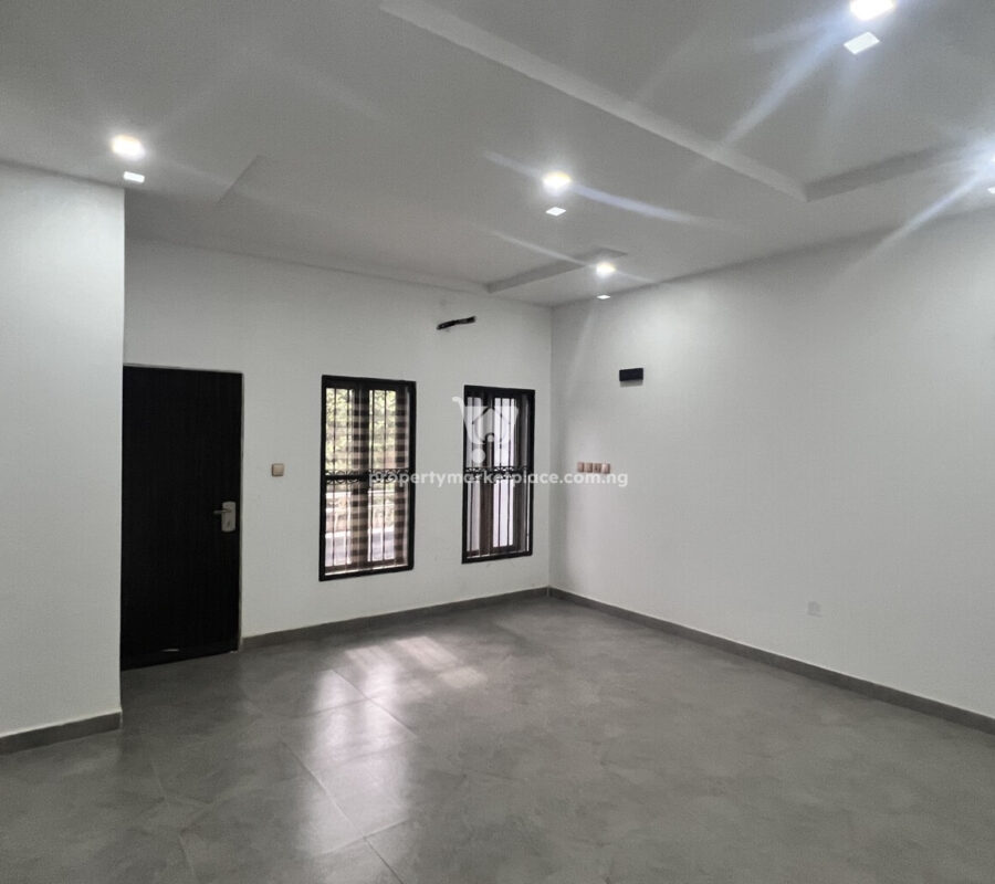 Exquisite 4 bedroom terrace duplex + Bq in a nice area with tarred roads