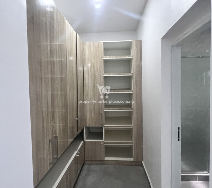Exquisite 4 bedroom terrace duplex + Bq in a nice area with tarred roads