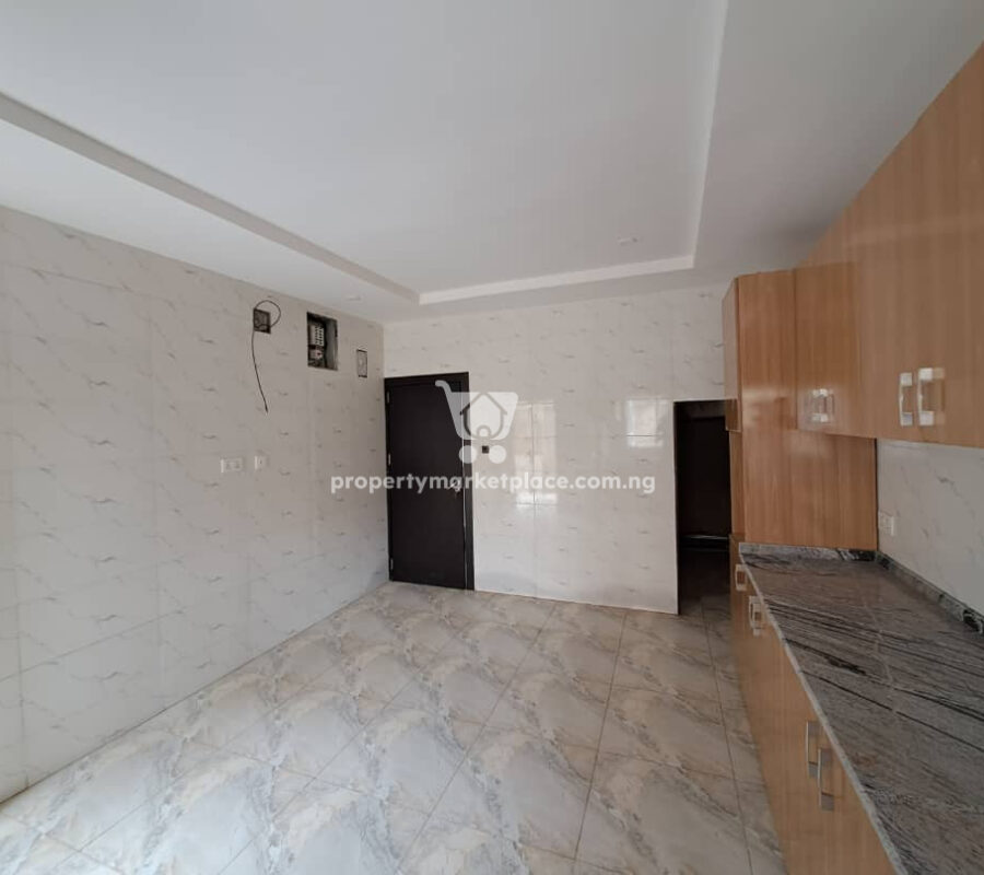 Luxurious 4 bedroom terrace duplex with modern finishing in a nice area