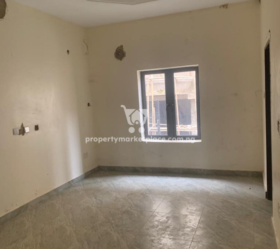 Newly built 4 bedroom terrace duplex in a nice area with tarred road