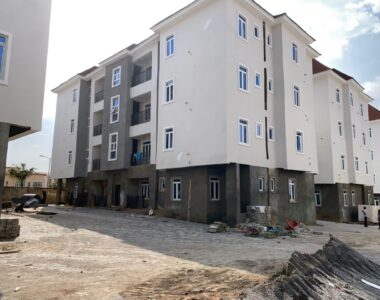Luxurious and tastefully finished 3 bedroom flat in a nice area