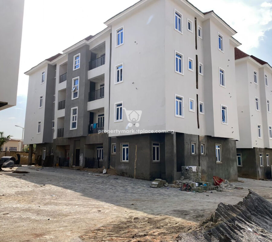 Luxurious and tastefully finished 3 bedroom flat in a nice area