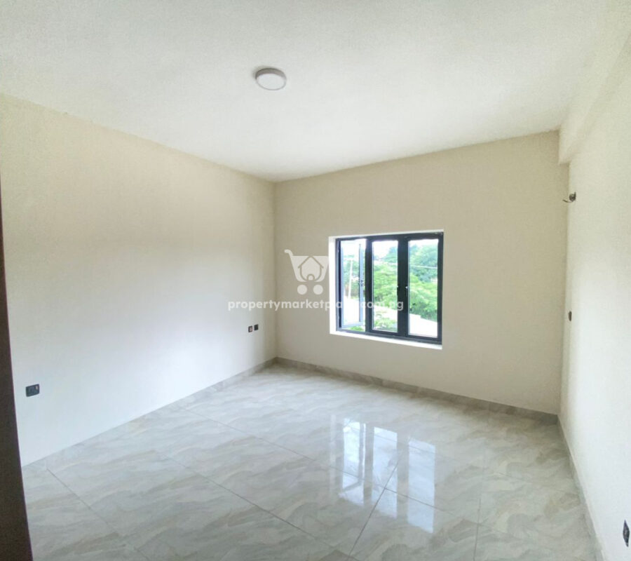 4 bedroom flat with modern finishing in a nice area