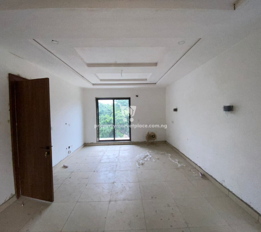 Fully automated 5 bedroom detached duplex with 2 rooms basement