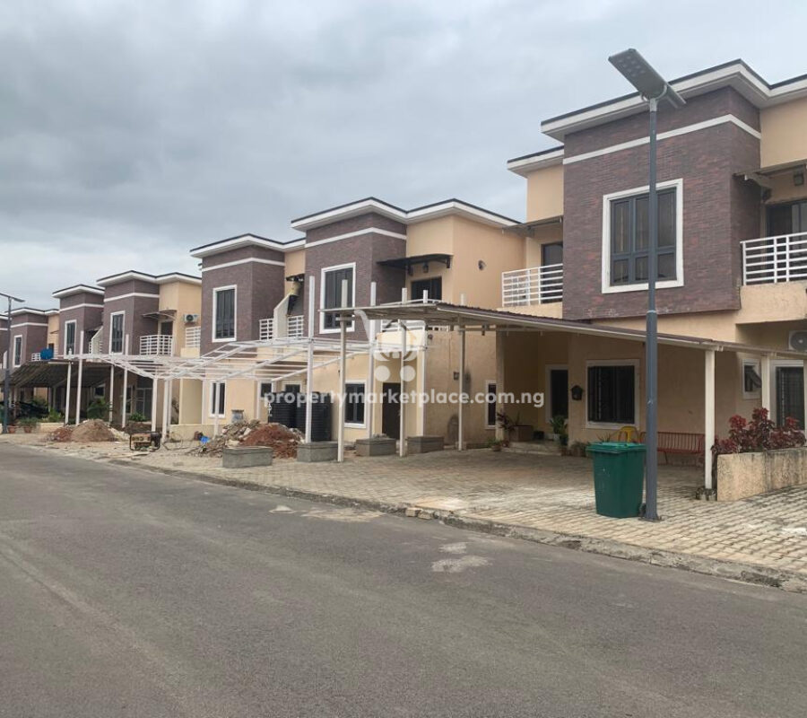Newly built 4 bedroom terrace duplex in a nice area with tarred road