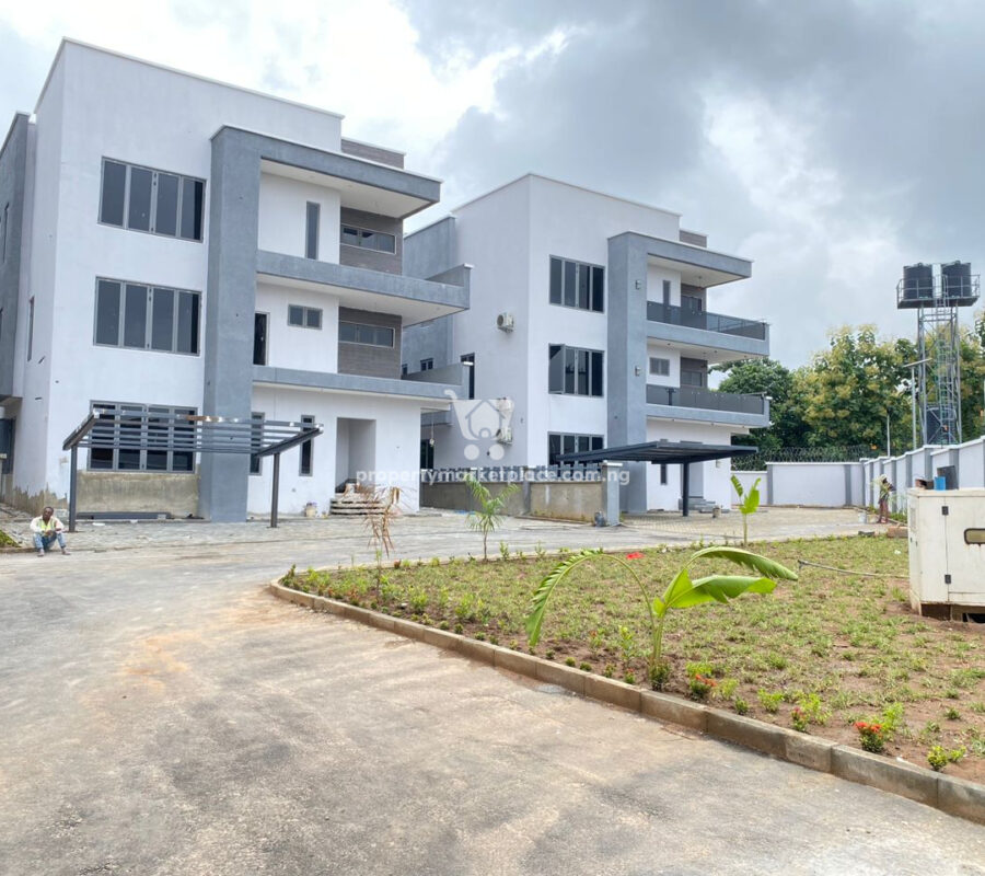 Fully automated 5 bedroom detached duplex with 2 rooms basement